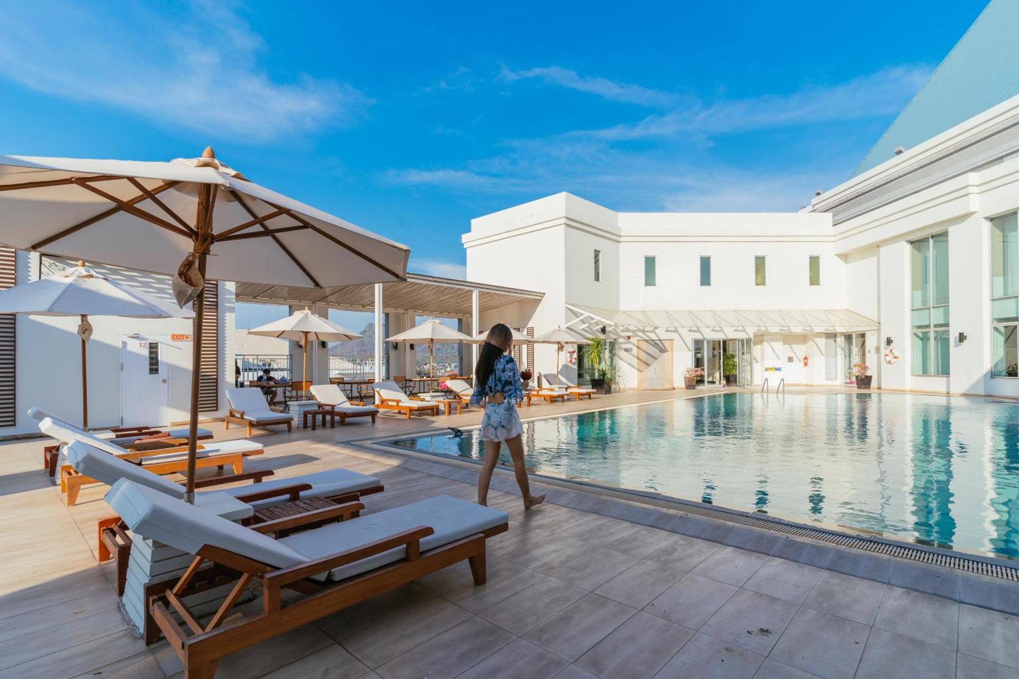 Cape Racha Hotel Сі-Рача Екстер'єр фото
